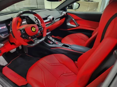 Ferrari 812
