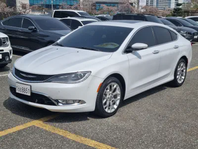 Chrysler 200
