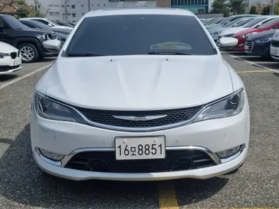 Chrysler 200