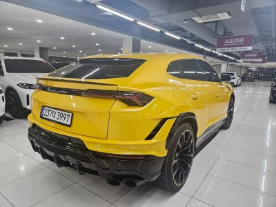 Lamborghini URUS