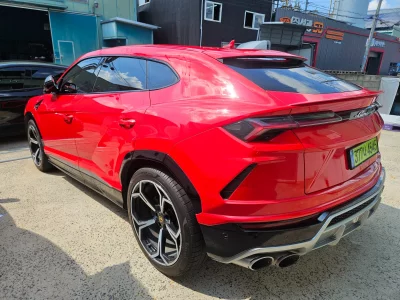 Lamborghini URUS