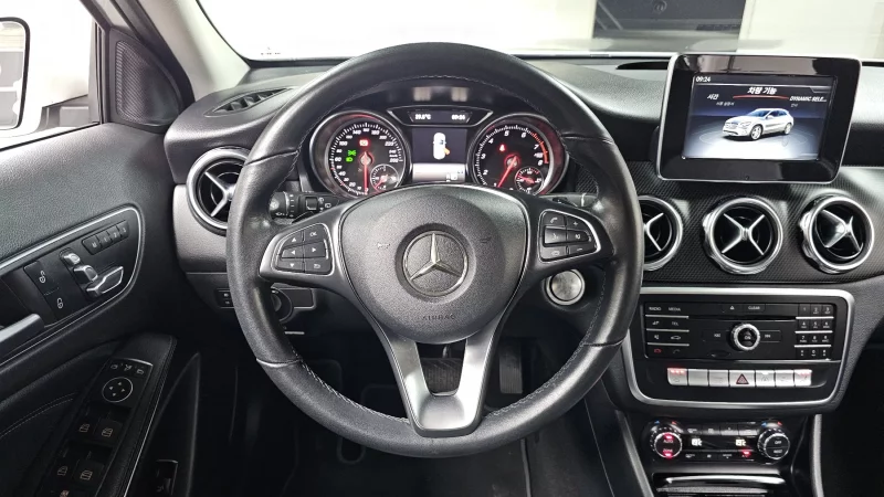 Mercedes-Benz GLA-Class