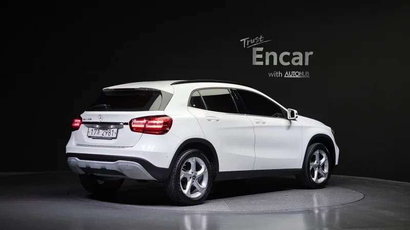 Mercedes-Benz GLA-Class