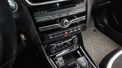 Infiniti Q30