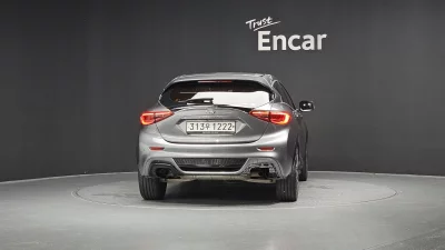 Infiniti Q30