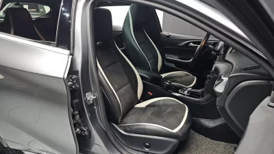 Infiniti Q30