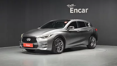Infiniti Q30