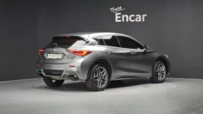 Infiniti Q30