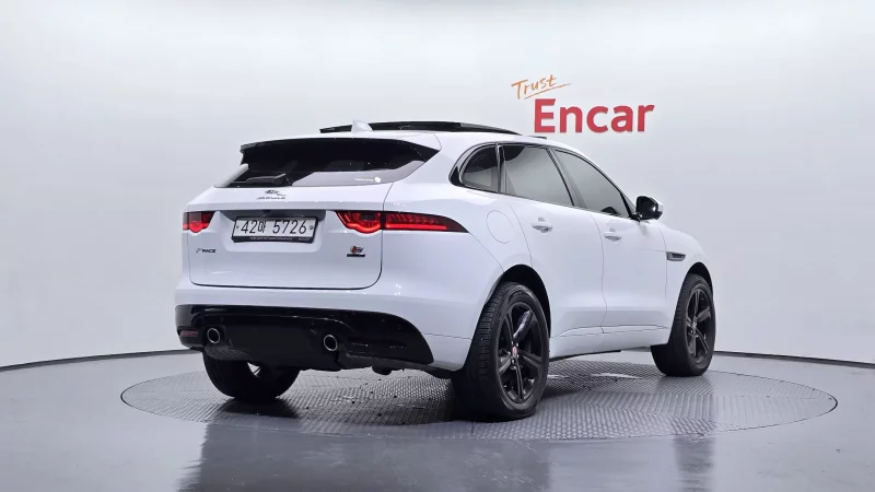 Jaguar F-PACE