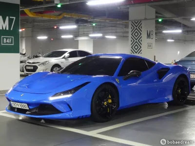 Ferrari F8