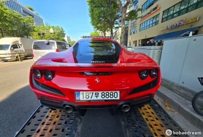 Ferrari F8