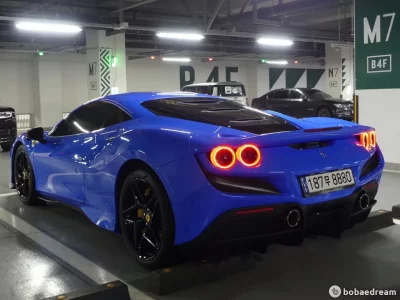 Ferrari F8