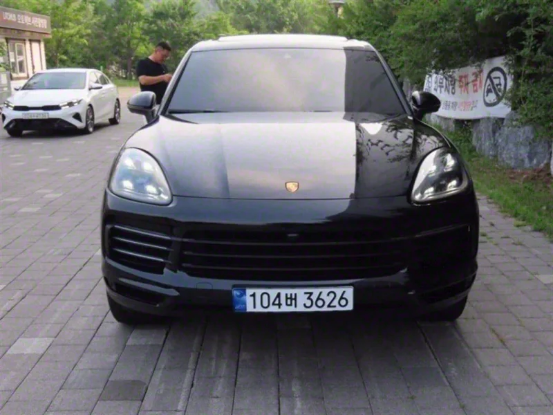 Porsche CAYENNE