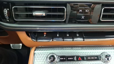 Lincoln AVIATOR