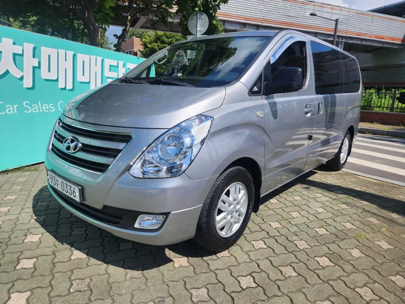 Hyundai Starex