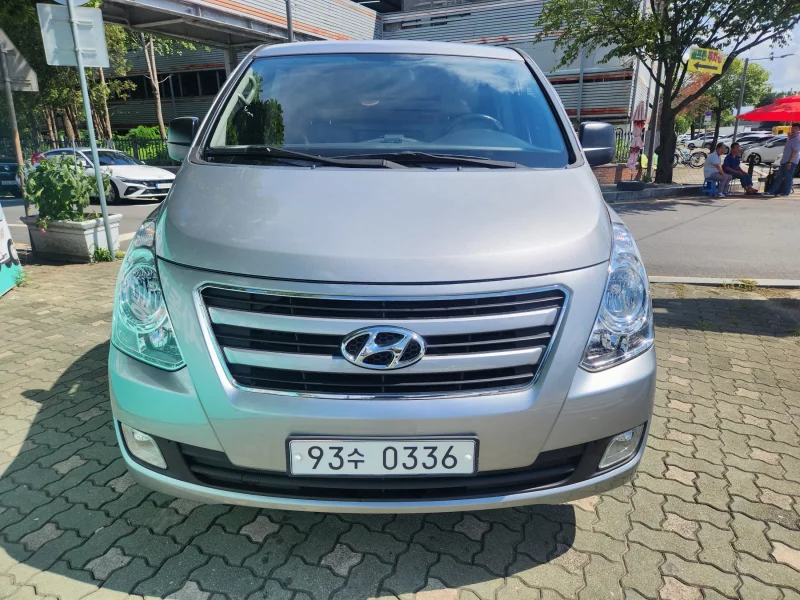 Hyundai Starex