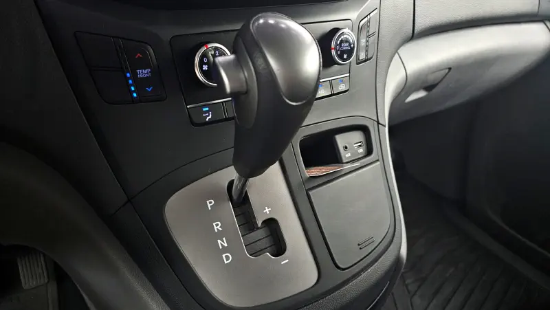 Hyundai Grand Starex