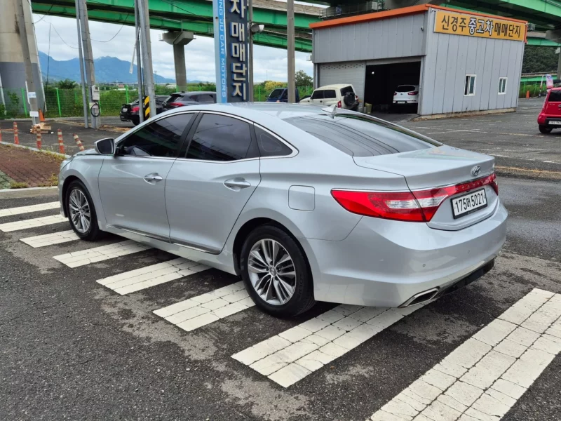 Hyundai Grandeur