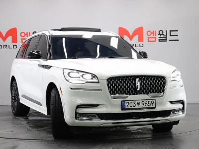 Lincoln AVIATOR