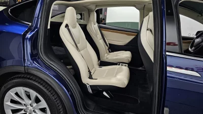 Tesla MODEL X