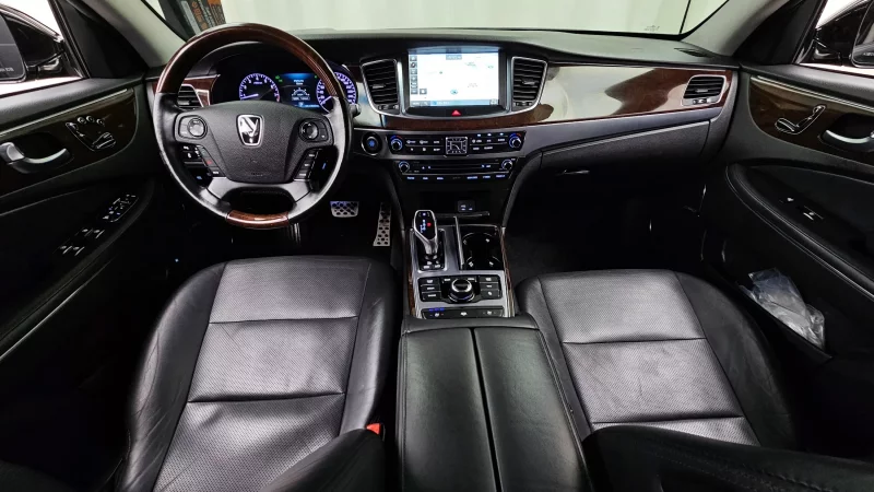 Hyundai Equus