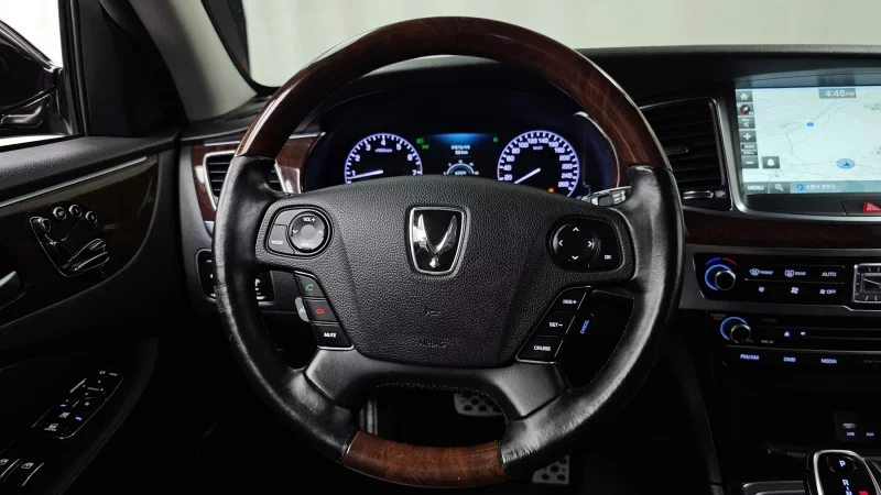 Hyundai Equus