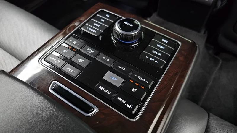 Hyundai Equus