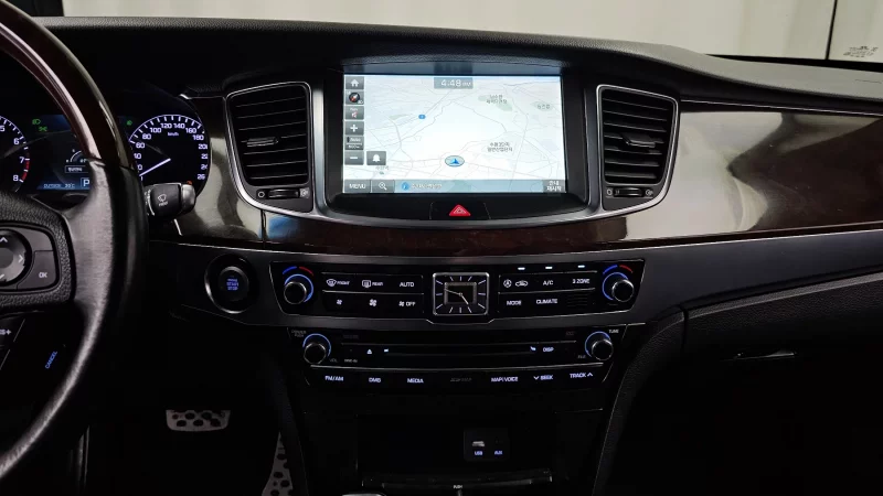 Hyundai Equus