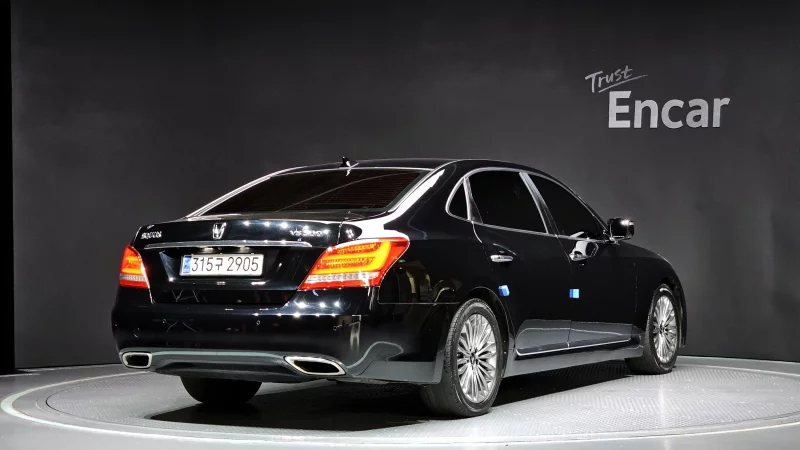 Hyundai Equus
