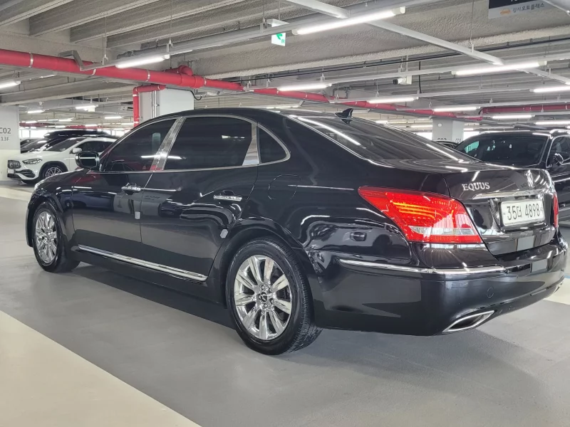 Hyundai Equus