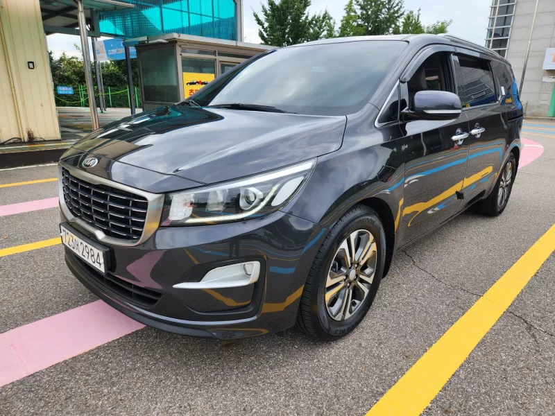 Kia Carnival