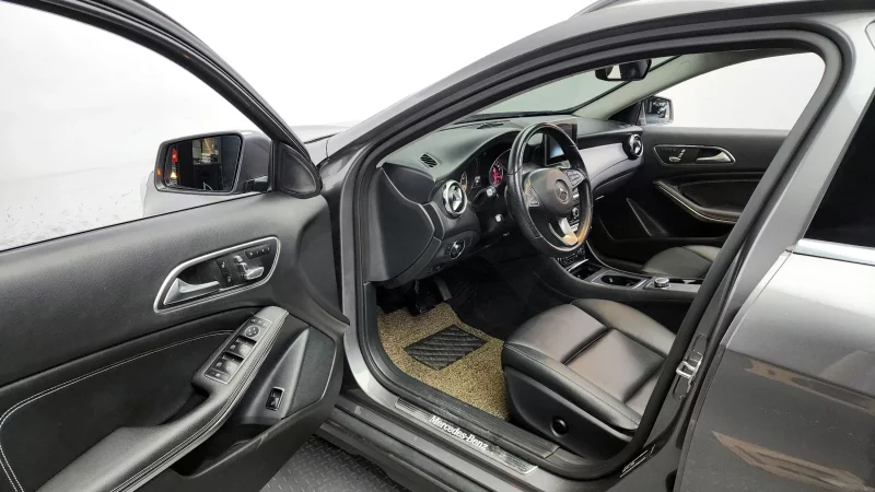 Mercedes-Benz GLA-Class