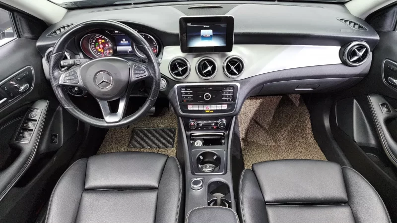 Mercedes-Benz GLA-Class
