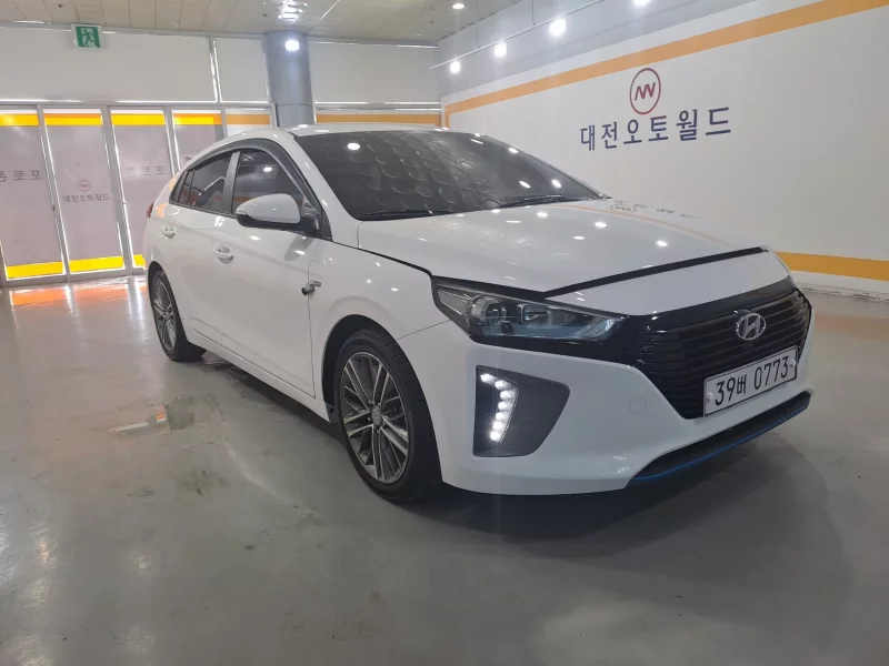 Hyundai Ioniq