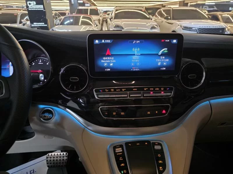 Mercedes-Benz V-Class