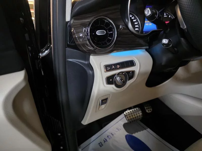 Mercedes-Benz V-Class