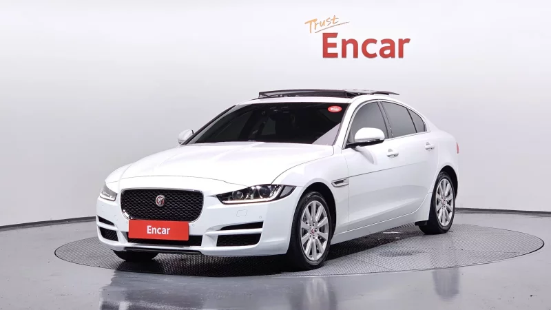 Jaguar XE