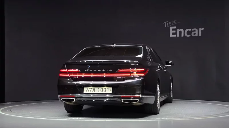 Genesis G90