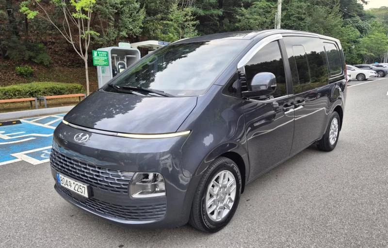 Hyundai Staria