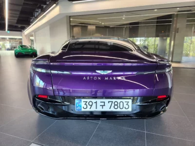 Astonmartin DB12