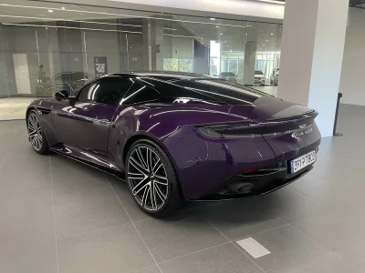 Astonmartin DB12