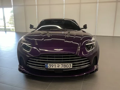 Astonmartin DB12