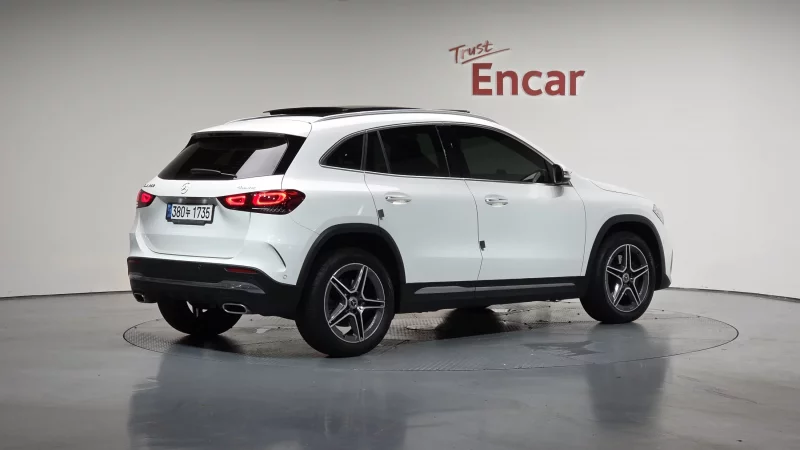 Mercedes-Benz GLA-Class