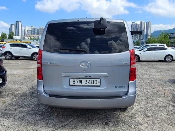 Hyundai Starex