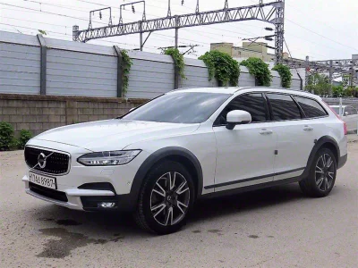 Volvo V90