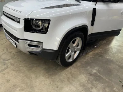 Land Rover DEFENDER