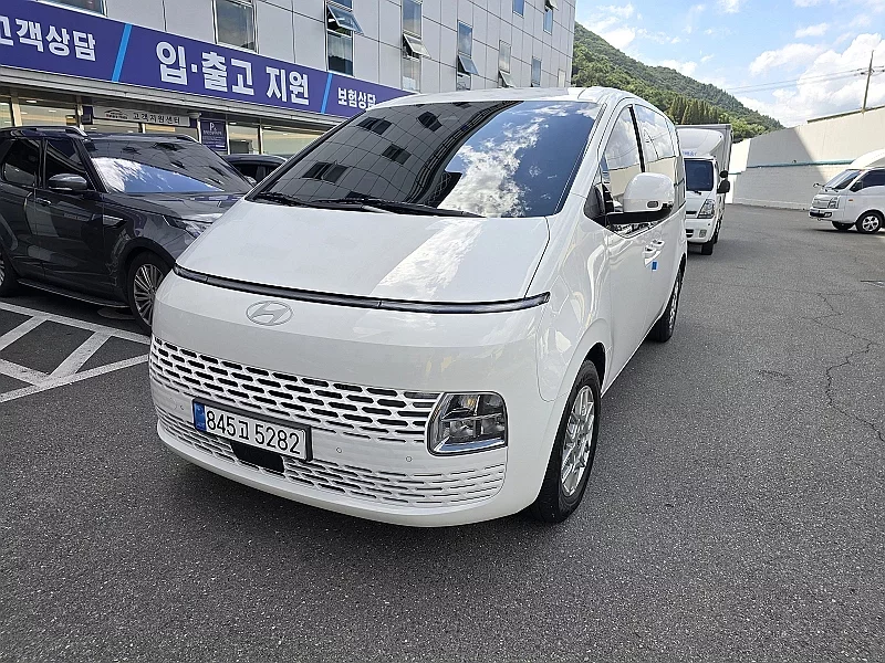 Hyundai Staria