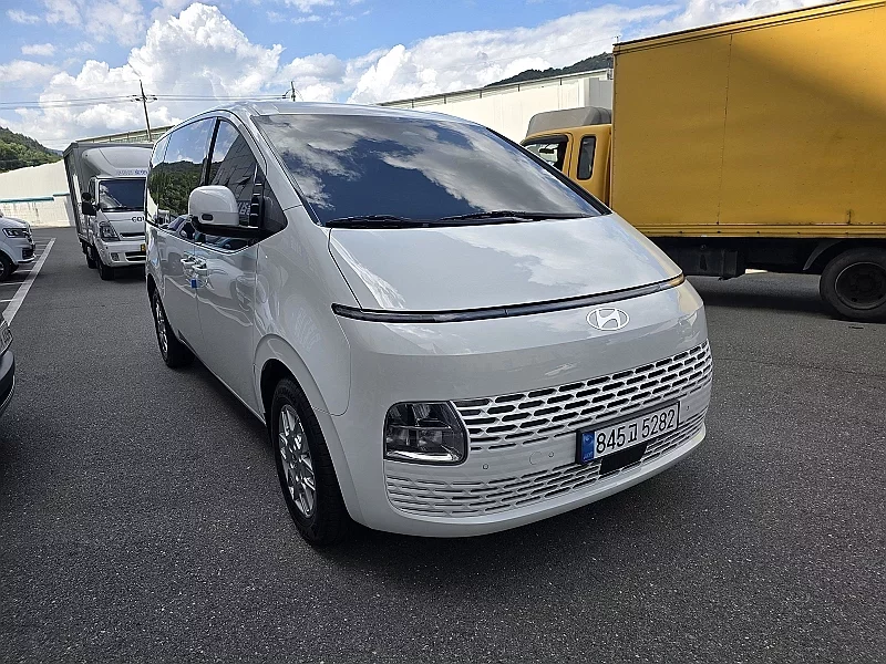 Hyundai Staria