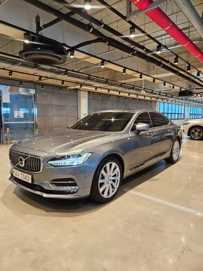 Volvo S90