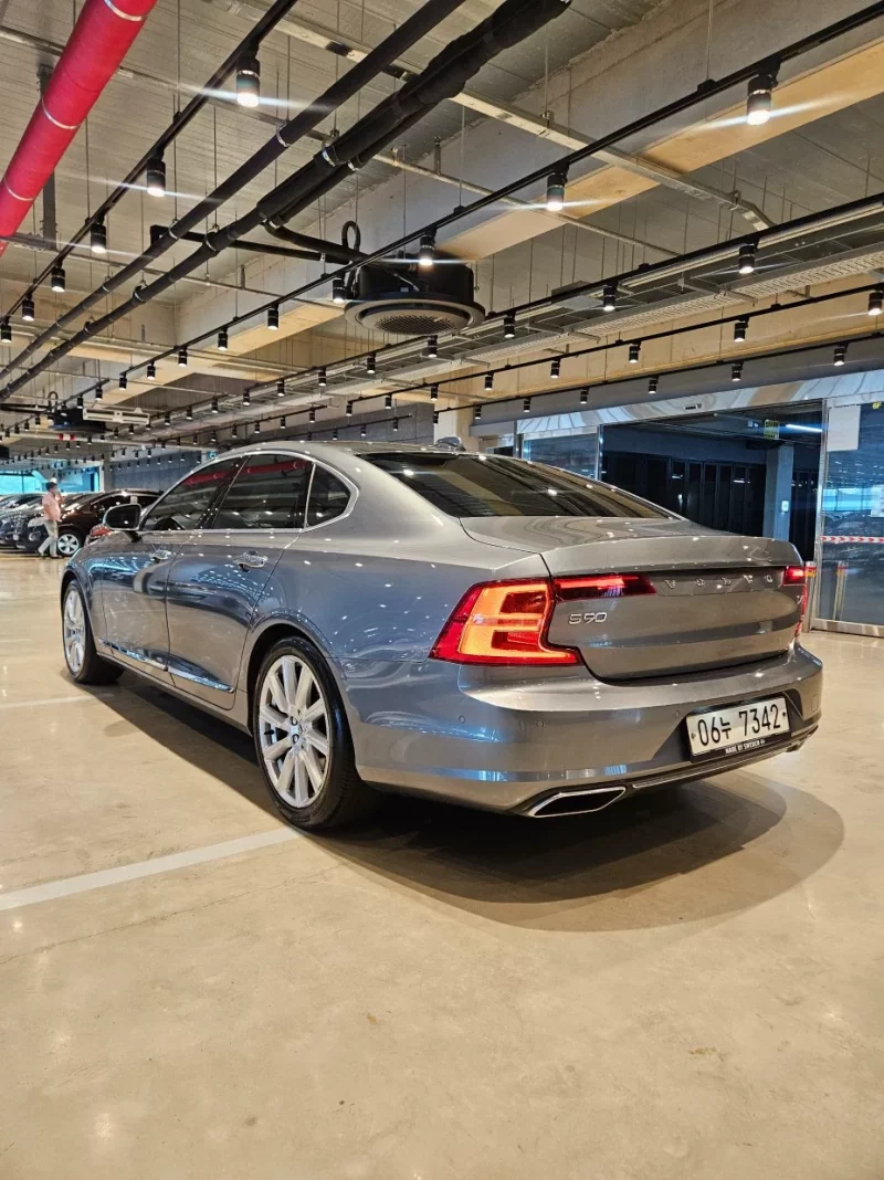 Volvo S90